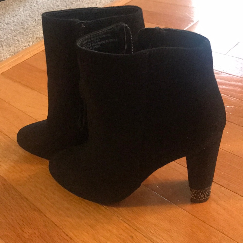 XOXO Yardley Dress Booties - Picture 4 of 5